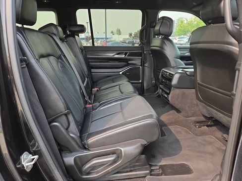 Used 2024 Jeep Wagoneer L Series II w/ Flexible Seating Group AWD/4WD image 37