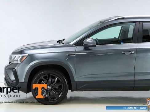 Used 2022 Volkswagen Taos SE image 40