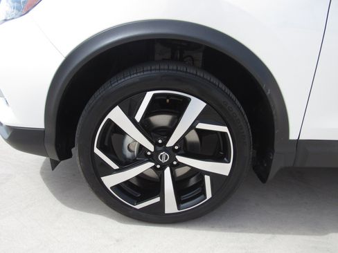 Used 2022 Nissan Rogue Sport SL image 4