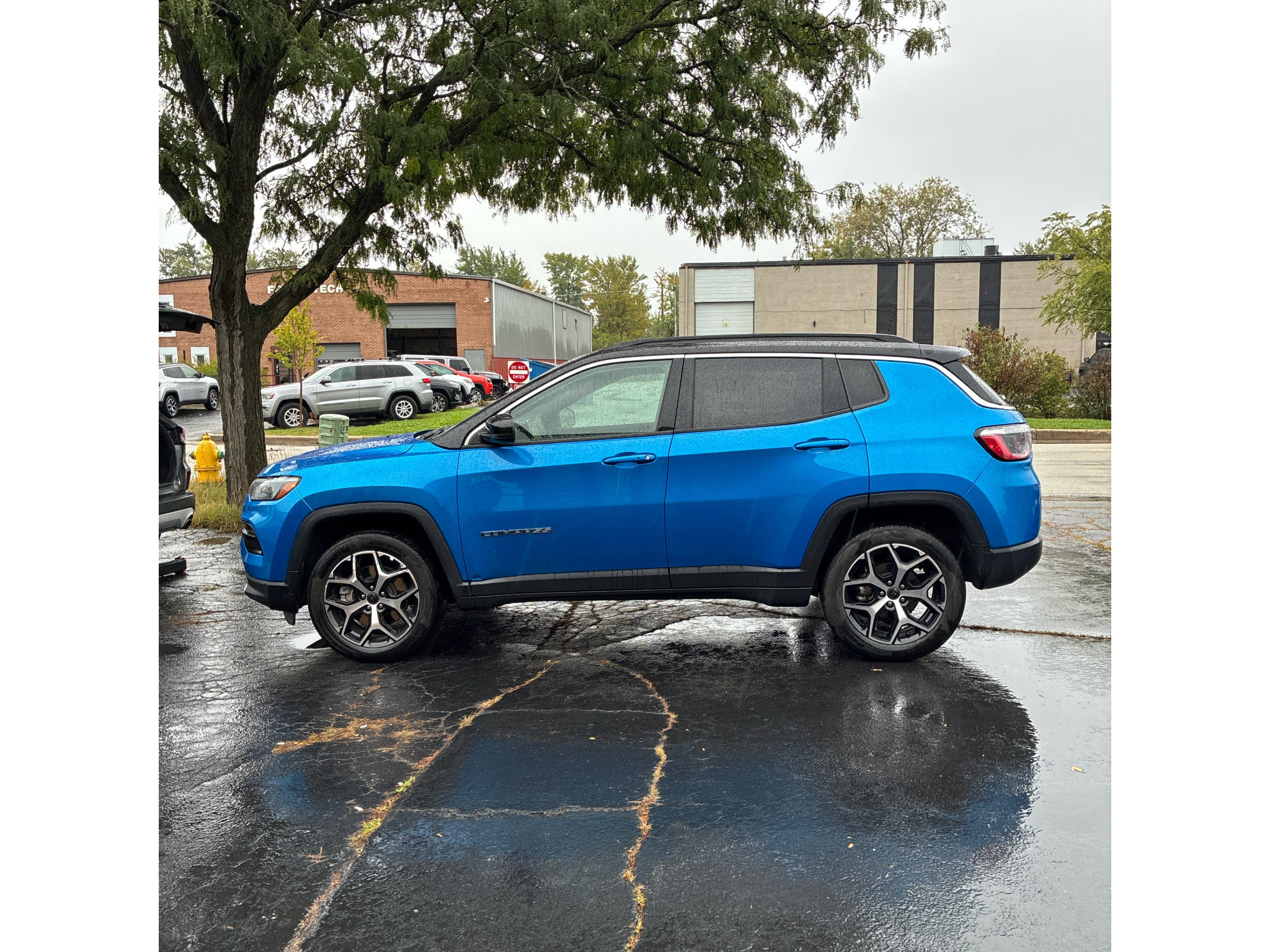 Used 2025 Jeep Compass Limited AWD/4WD image 5