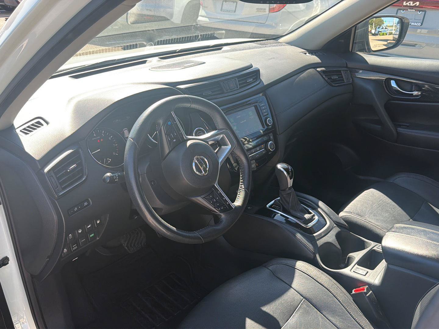 Used 2020 Nissan Rogue SL w/ Premium Package AWD/4WD image 16