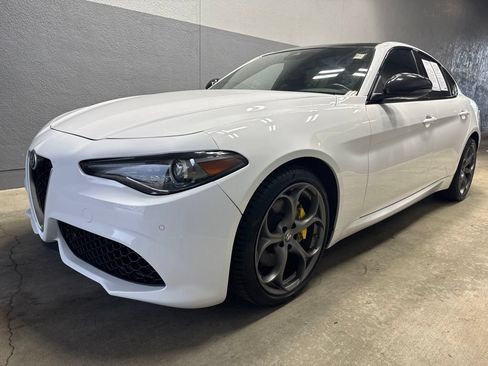Used 2021 Alfa Romeo Giulia Ti Sport AWD/4WD image 38