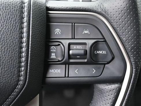 Used 2025 Toyota 4Runner SR5 image 17