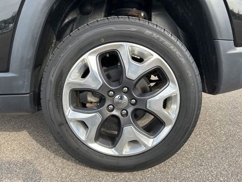 Used 2018 Jeep Compass Limited w/ Navigation Group AWD/4WD image 22