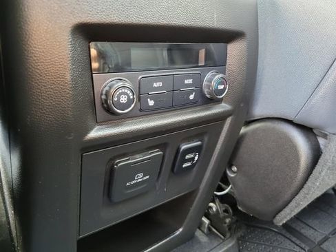 Used 2018 Chevrolet Traverse Premier w/ Driver Confidence II Package image 15