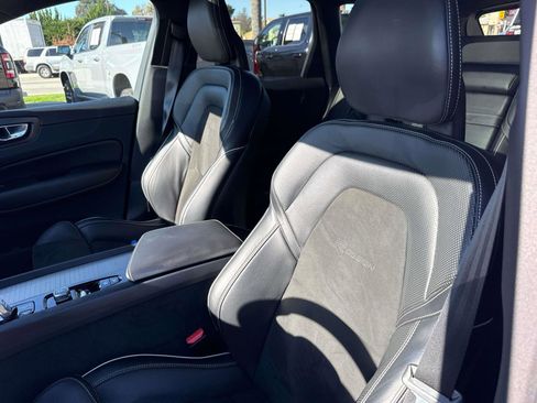 Used 2018 Volvo XC60 T8 R-Design w/ Convenience Package image 27