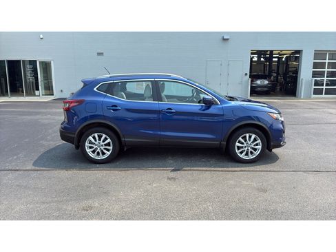Used 2022 Nissan Rogue Sport SV w/ Technology Package AWD/4WD image 8