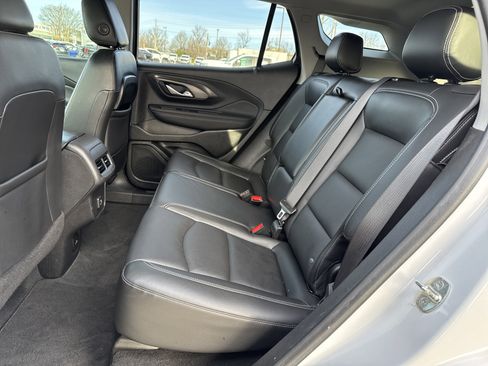 Used 2022 GMC Terrain SLT w/ Infotainment Package II image 26