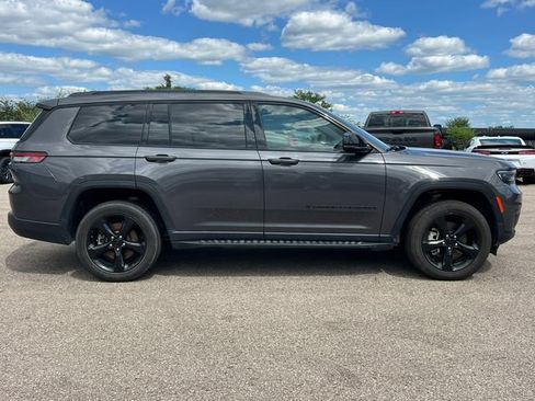 Used 2024 Jeep Grand Cherokee L Altitude AWD/4WD image 46