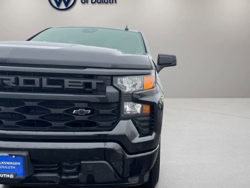 Used 2023 Chevrolet Silverado 1500 Custom image 9