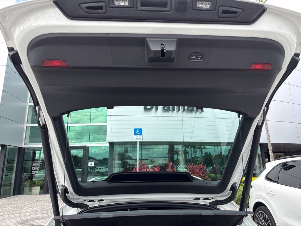 Certified 2025 Porsche Panamera RWD image 19