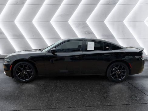 Used 2020 Dodge Charger SXT w/ Blacktop Package image 3