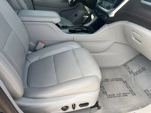Used 2019 GMC Acadia SLT AWD/4WD image 17