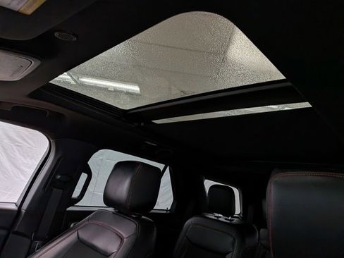 Used 2023 Ford Explorer ST-Line w/ Class IV Trailer Tow Package image 17