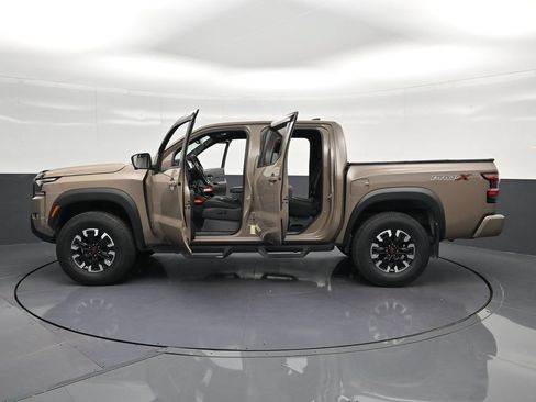 Used 2022 Nissan Frontier Pro-X RWD image 32