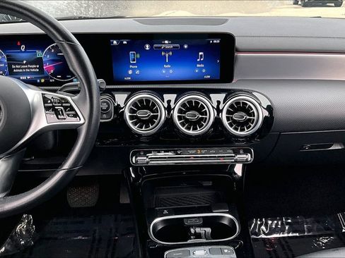 Used 2025 Mercedes-Benz CLA 250 image 19