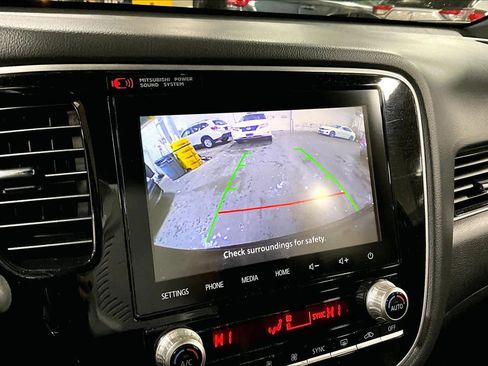 Used 2021 Mitsubishi Outlander LE image 27