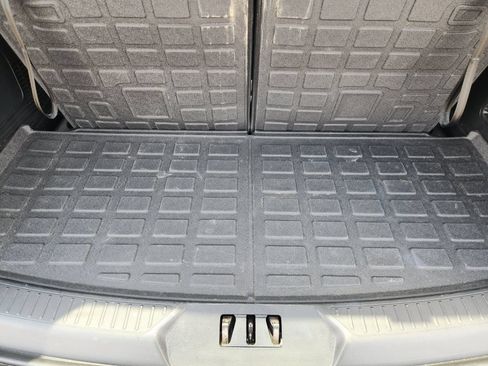 Used 2025 Ford Explorer Active w/ Active Comfort Package RWD image 38