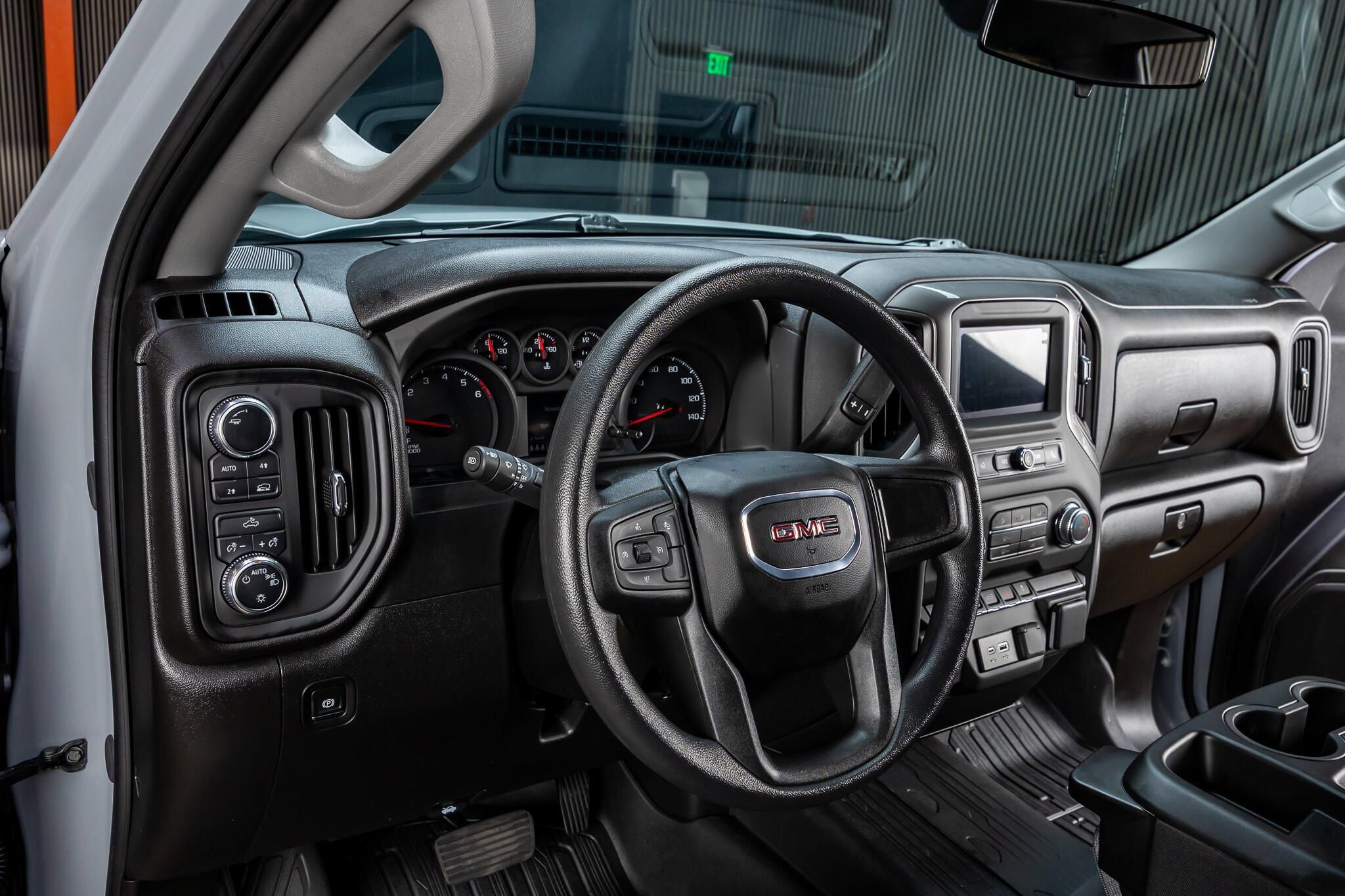 Used 2025 GMC Sierra 1500 Pro w/ Graphite Edition AWD/4WD image 16