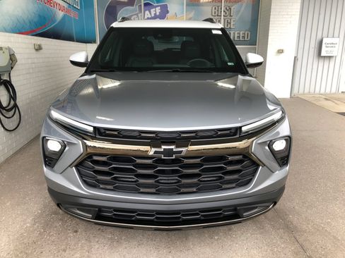 Used 2025 Chevrolet TrailBlazer ACTIV w/ Convenience Package AWD/4WD image 2
