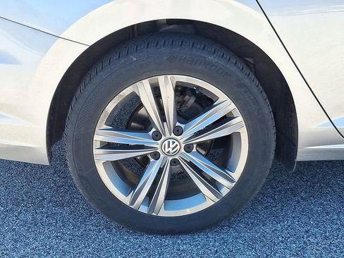 Used 2019 Volkswagen Jetta R-Line w/ R-Line Cold Weather Package FWD image 6