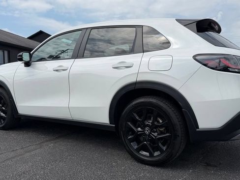 Used 2024 Honda HR-V Sport image 4
