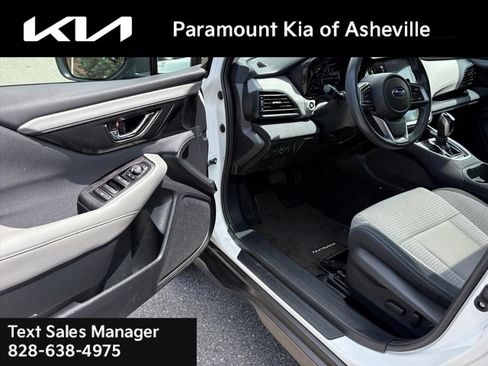 Used 2024 Subaru Outback Premium AWD/4WD image 17