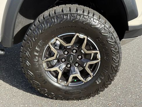 New 2026 Chevrolet Colorado ZR2 w/ Technology Package image 14