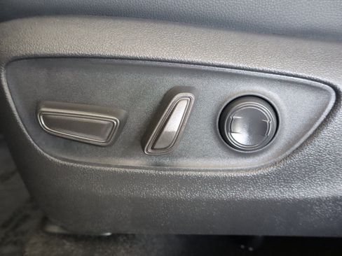 Used 2024 Toyota Grand Highlander AWD image 13