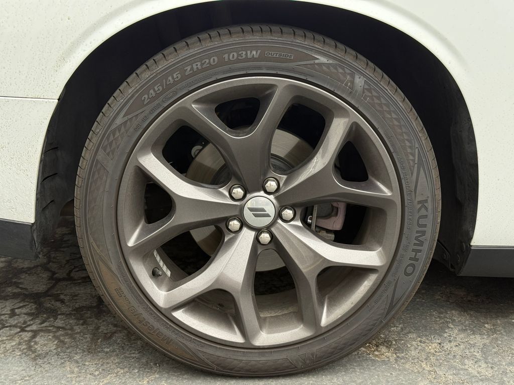 Used 2019 Dodge Challenger R/T RWD image 8