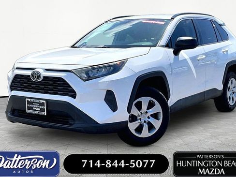 Used 2019 Toyota RAV4 LE image 1