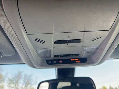 Used 2020 Chevrolet Blazer LT AWD/4WD image 25