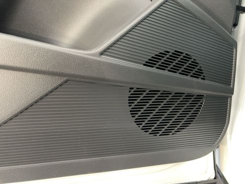 New 2026 Volkswagen Taos SE image 21