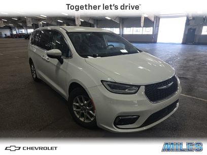 Used 2023 Chrysler Pacifica Touring-L