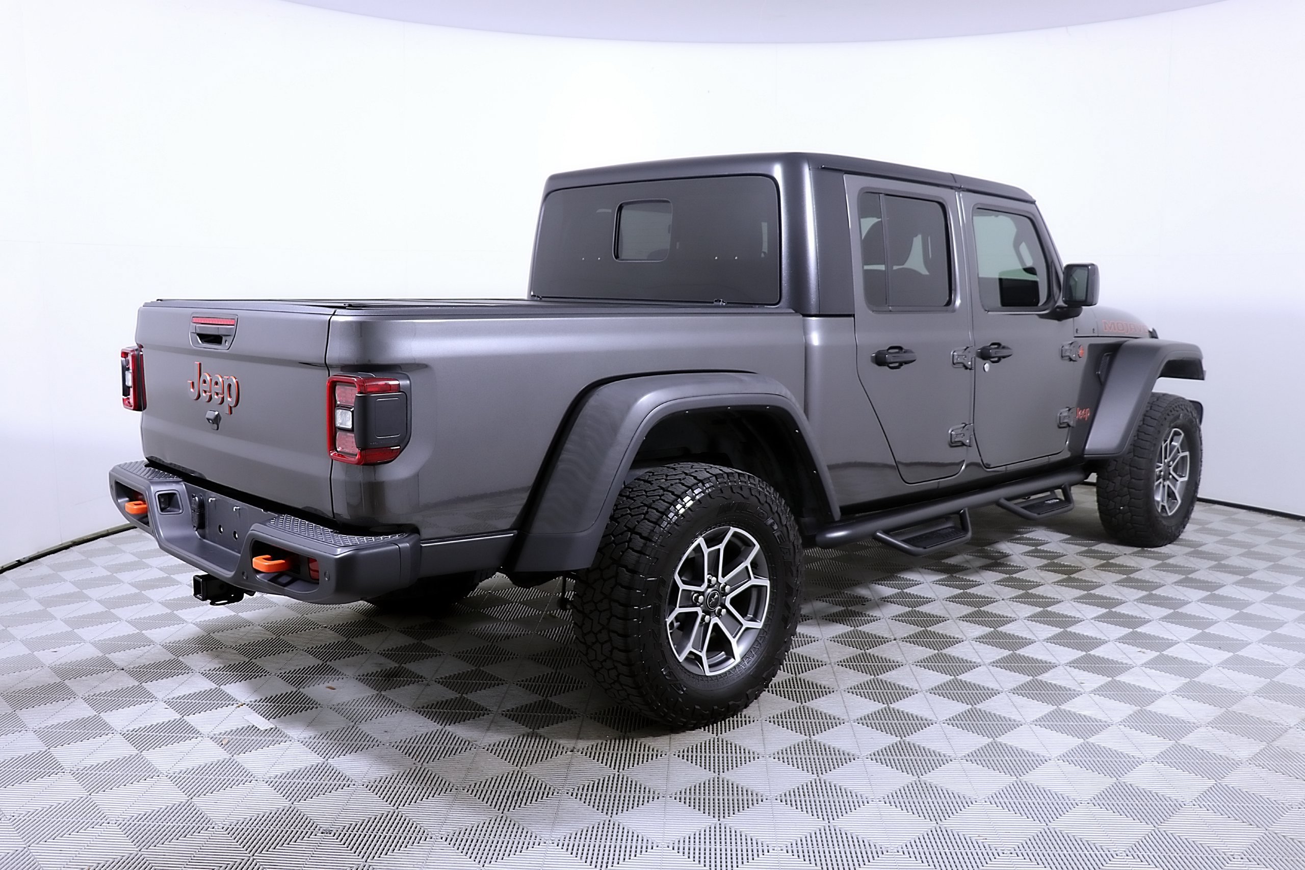 Used 2025 Jeep Gladiator Mojave w/ Safety Group AWD/4WD image 7