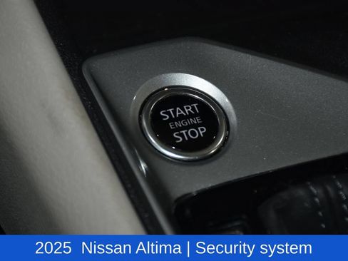 Used 2025 Nissan Altima 2.5 SV FWD image 14