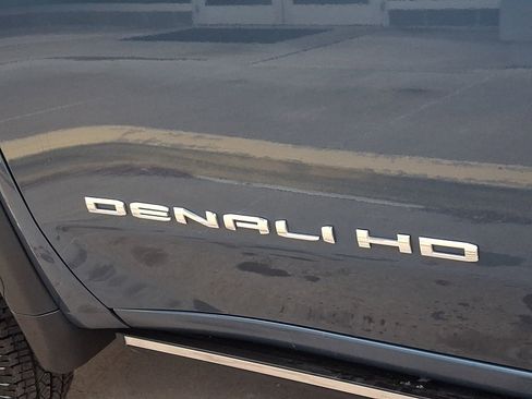 Used 2024 GMC Sierra 3500 Denali Ultimate image 30