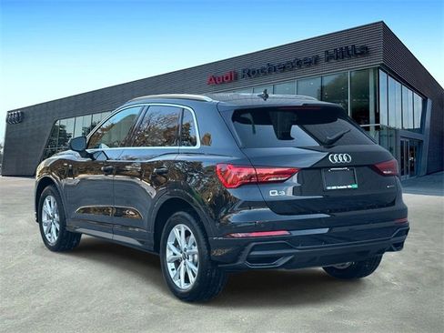 Certified 2025 Audi Q3 2.0T Premium w/ Convenience Package image 4