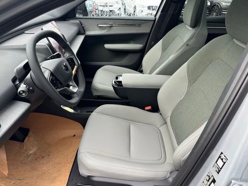 New 2026 Volvo EX30 Cross Country Ultra image 2