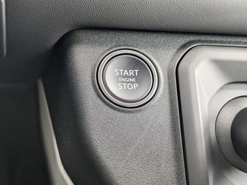 Used 2025 Land Rover Defender 110 S image 15