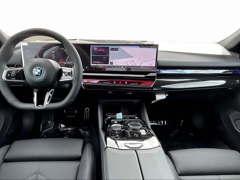 New 2026 BMW 550e xDrive AWD/4WD image 5