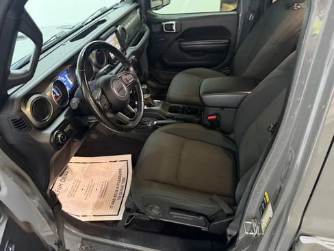 Used 2021 Jeep Gladiator Sport AWD/4WD image 18