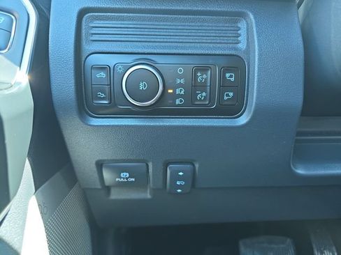 Certified 2026 Ford F450 Platinum w/ FX4 Off-Road Package AWD/4WD image 31