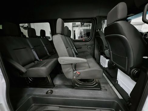 Used 2025 Mercedes-Benz Sprinter 2500 image 27