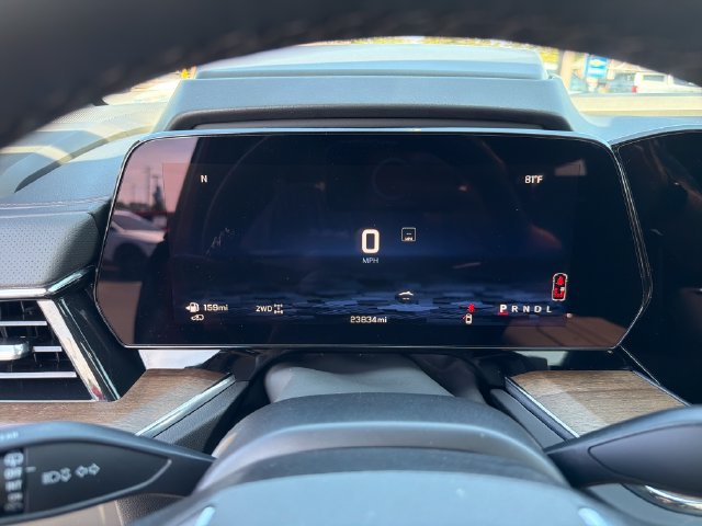 Certified 2025 Chevrolet Suburban High Country AWD/4WD image 15