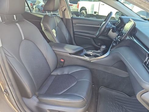 Used 2021 Toyota Camry XSE image 10