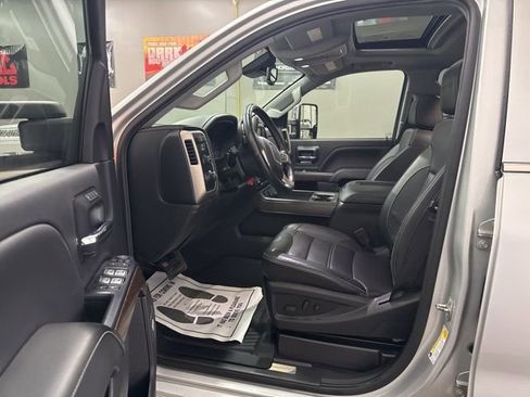 Used 2019 GMC Sierra 2500 Denali w/ Duramax Plus Package image 9
