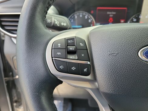 Used 2024 Ford Explorer XLT w/ Equipment Group 202A RWD image 23