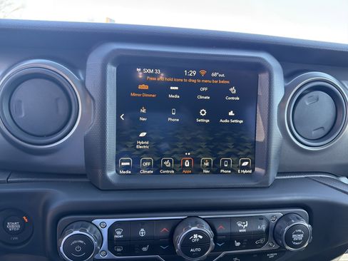 Certified 2023 Jeep Wrangler Unlimited w/ Cold Weather Group image 26