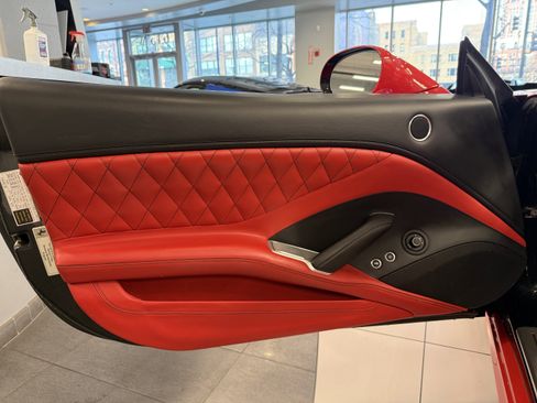 Used 2016 Ferrari California T image 16